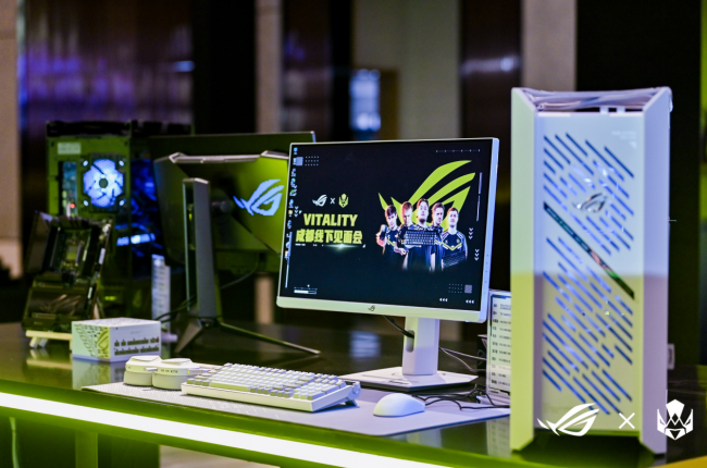 嗨翻成都ROG装备集结开启电竞新体验开元棋牌Vitality粉丝见面会(图8) 嗨翻成都ROG装备集结开启电竞新体验开元棋牌Vitality粉丝见面会(图8)