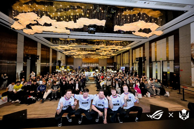 嗨翻成都ROG装备集结开启电竞新体验开元棋牌Vitality粉丝见面会(图16) 嗨翻成都ROG装备集结开启电竞新体验开元棋牌Vitality粉丝见面会(图16)