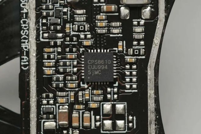 吸无线充内部功能一颗SoC全搞定！开元棋牌app拆解小米30W车载磁(图1)
