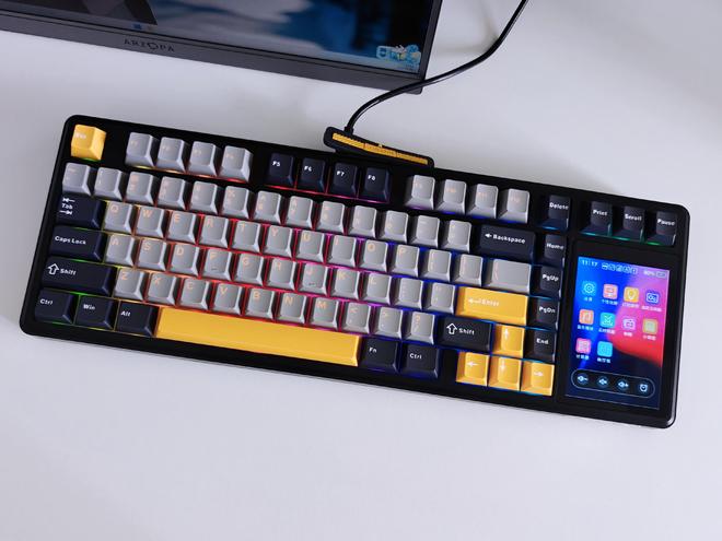 L99带您解锁机械键盘新形态开元棋牌试玩触控大屏加持狼蛛(图4)