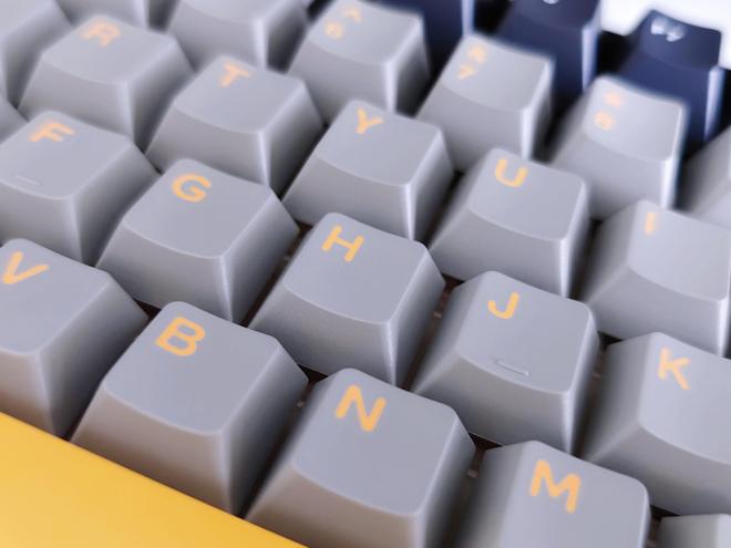 L99带您解锁机械键盘新形态开元棋牌试玩触控大屏加持狼蛛(图13)